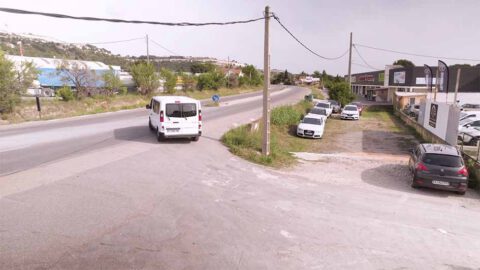 Navette Yellow Park quittant le parking de Vitrolles