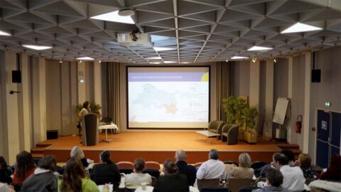 Plan large de l’auditorium du CHIAP pendant la rencontre territoriale