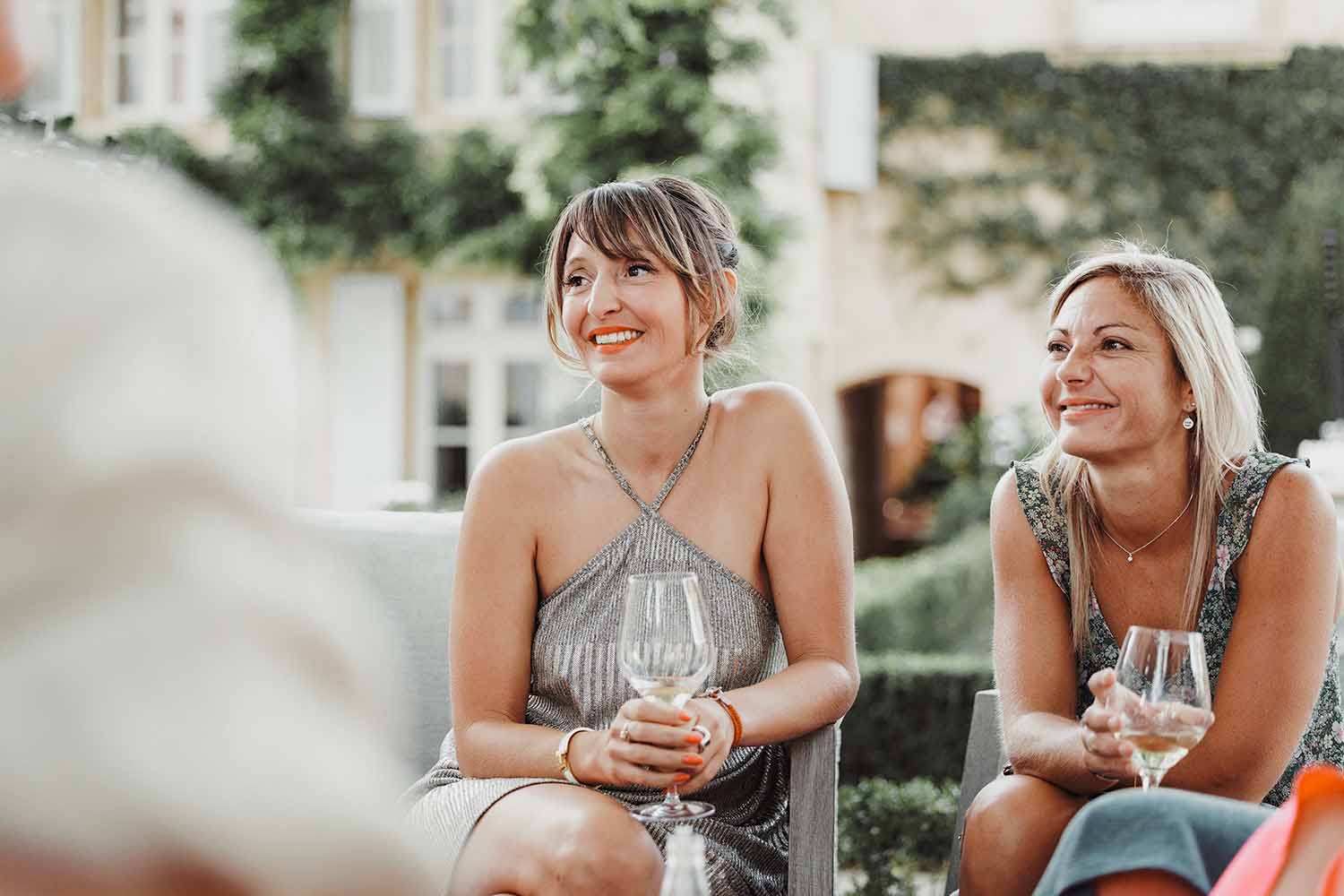 Proches des mariés après la mairie à Aix-en-Provence