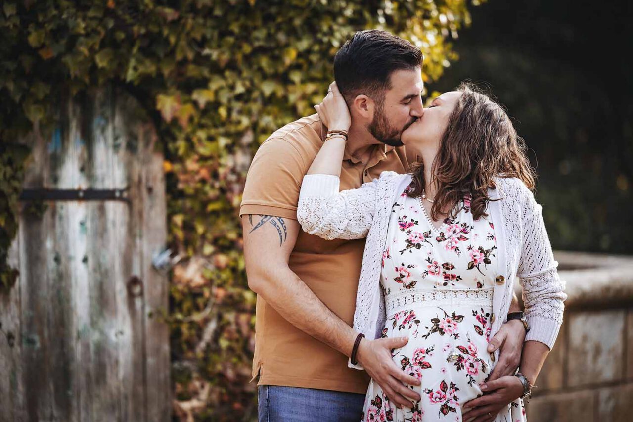 Shooting couple et grossesse de Christophe et Laura à Martigues