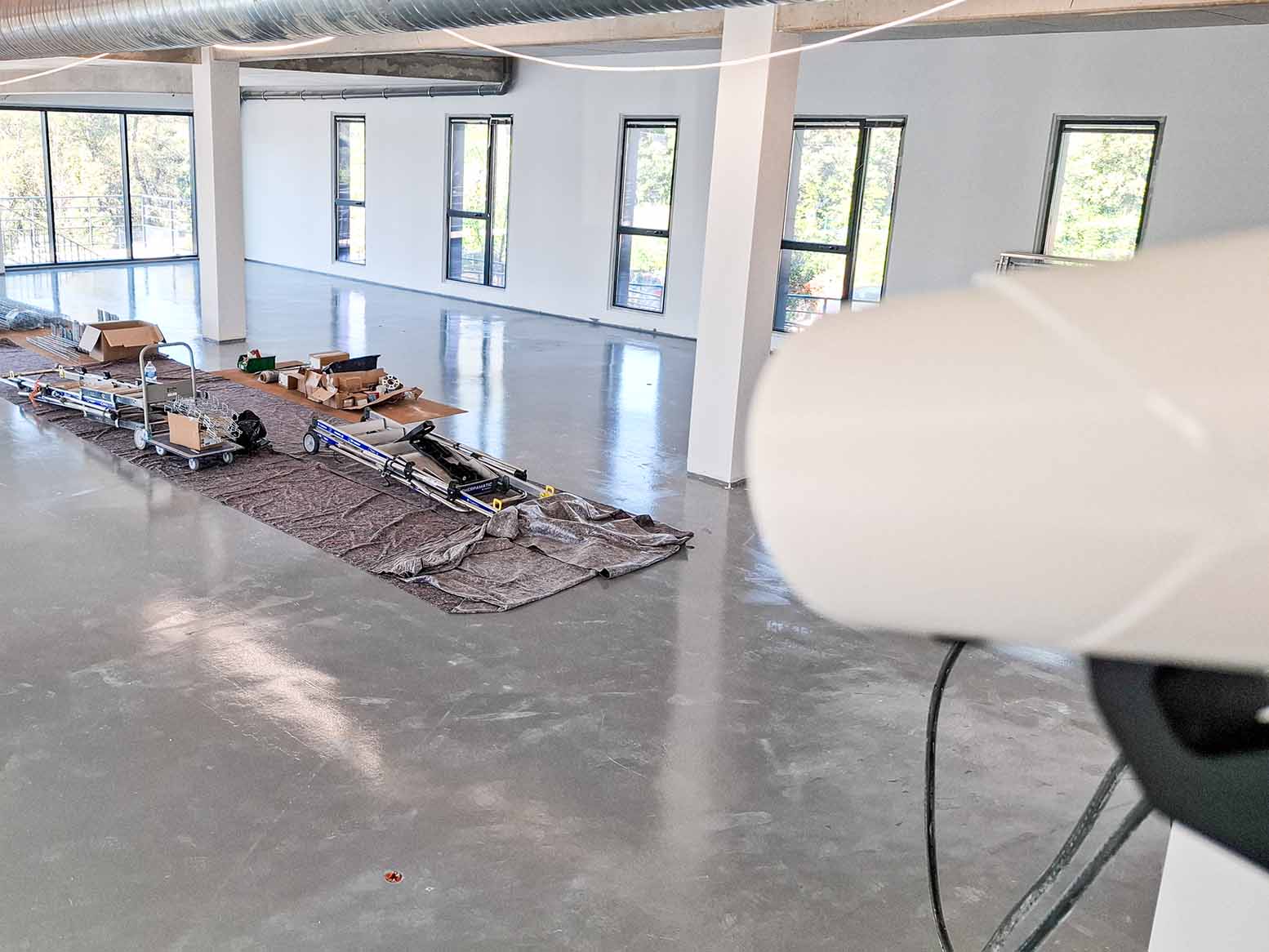 Deuxième caméra timelapse installée au premier étage d’un chantier intérieur