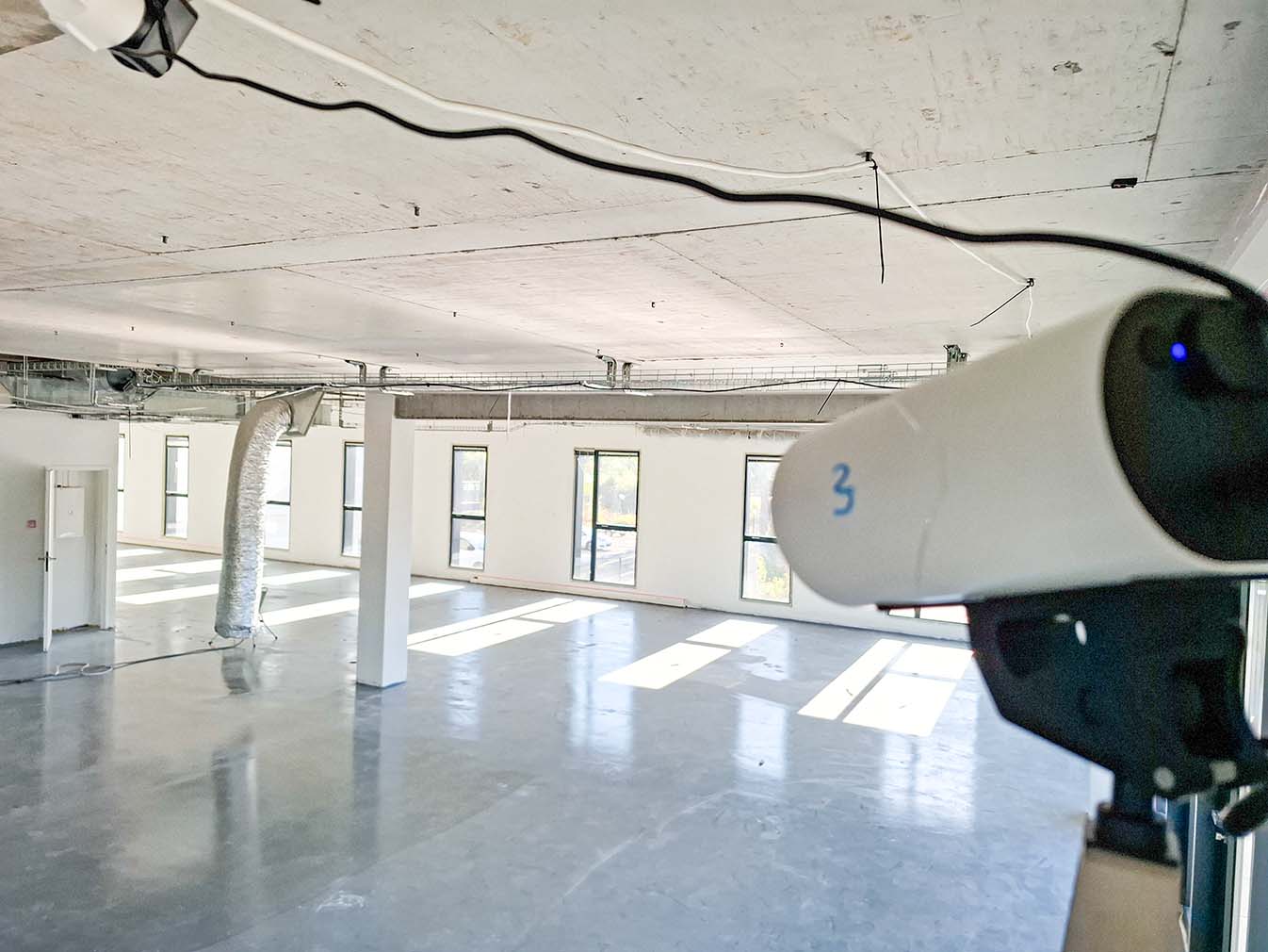 Troisième caméra timelapse installée au deuxième étage d’un chantier intérieur