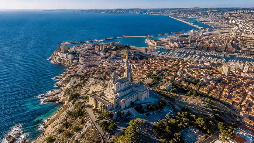 Vue aérienne du secteur local pour illustrer la zone d’intervention du vidéaste